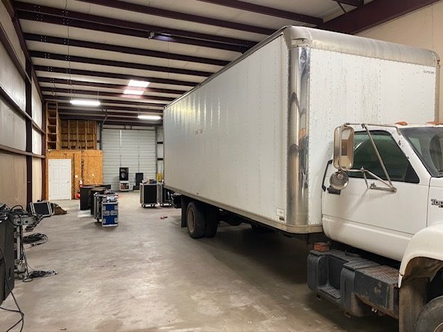 Warehouse with office For Lease: 1311 Industrial Dr, New Braunfels, TX 78130